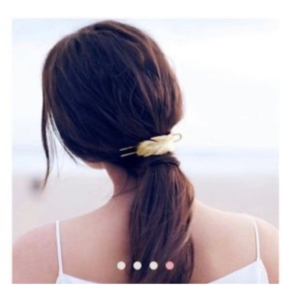 Minimalist Hair Cuff Bun Holder Cage Feather Gold - Picture 3 of 5